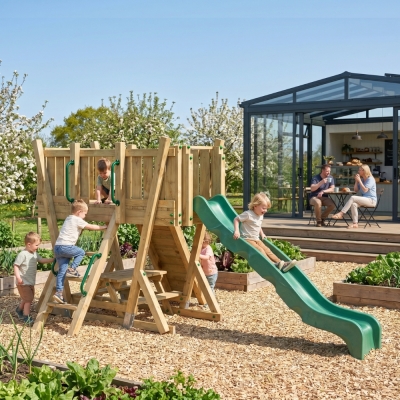 Tour de Jeux FunForte 2 en Bois pour Usage Public avec Toboggan HDPE, Mur d'Escalade et Table de Pique-Nique