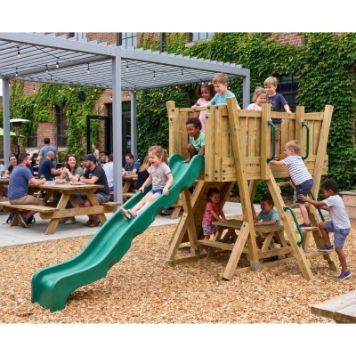 Tour de Jeux FunForte 2 en Bois pour Usage Public avec Toboggan HDPE, Mur d'Escalade et Table de Pique-Nique