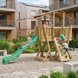 Parc de Jeux en Bois FunForte 3 pour Usage Public avec Toit, Toboggan HDPE, Mur d’Escalade et Bac à Sable