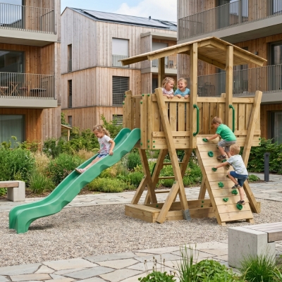 Parc de Jeux en Bois FunForte 3 pour Usage Public avec Toit, Toboggan HDPE, Mur d’Escalade et Bac à Sable