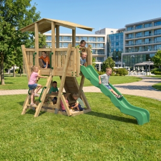 Parc de Jeux FunForte 4 en Bois pour Usage Public avec Toboggan HDPE, Mur d’Escalade et Table de Pique-Nique