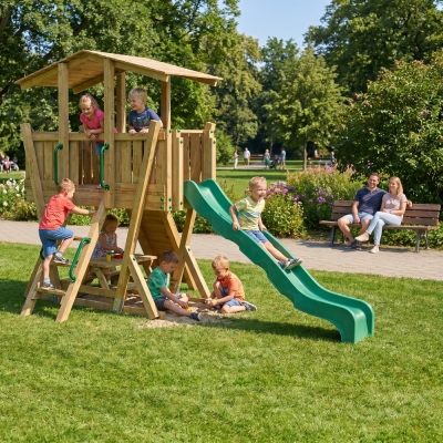 Parc de Jeux FunForte 4 en Bois pour Usage Public avec Toboggan HDPE, Mur d’Escalade et Table de Pique-Nique