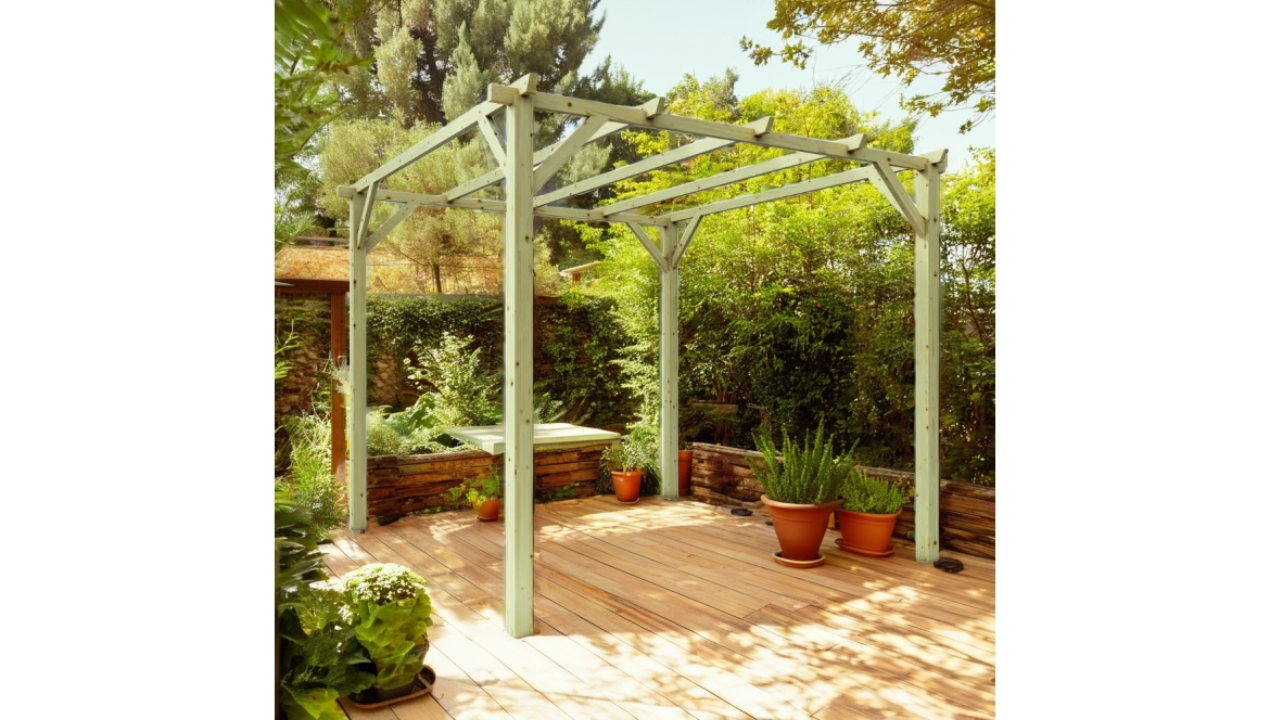 Aménager le jardin en automne : protéger le bois